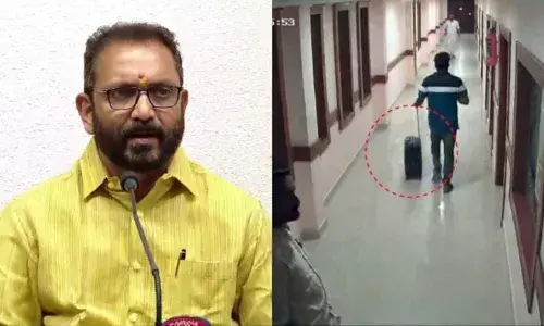 പാലക്കാട് നടന്നത് എൽഡിഎഫ്-യുഡിഎഫ് ഡീല്‍, റെയിഡ് വിവരം ചോര്‍ത്തി നല്‍കി കള്ളപ്പണം കൈമാറാൻ അവസരമൊരുക്കിയത് പോലീസ്;കള്ളപ്പണം പിടിക്കാതെ എന്ത് പരാതി നല്‍കുമെന്നും ബിജെപി സംസ്ഥാന പ്രസിഡന്റ കെ സുരേന്ദ്രന്‍