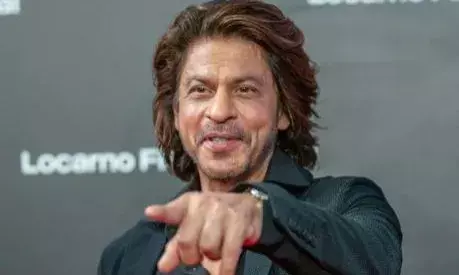 50 ലക്ഷം നൽകണം ഇല്ലെങ്കിൽ നിങ്ങളുടെ ജീവൻ അപകടത്തിലാകും; സൽമാൻ ഖാന് പിന്നാലെ ബോളിവുഡ് സൂപ്പർ താരം ഷാരൂഖ് ഖാനും ഭീഷണി; പോലീസ് അന്വേഷണം തുടങ്ങി