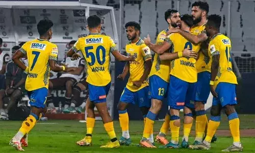 ഇന്ത്യൻ സൂപ്പർ ലീഗ്; സ്വന്തം കാണികൾക്ക് മുന്നിൽ വീണ്ടും അടിതെറ്റാതിരിക്കാൻ ബ്ലാസ്റ്റേഴ്‌സ്; ജയത്തോടെ ലീഗിൽ തിരിച്ചുവരവിനൊരുങ്ങി ഹൈദരാബാദും