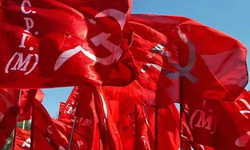 ഇന്നലെവരെ കോണ്‍ഗ്രസ് ആയിരുന്ന ആളാണ് സരിന്‍; പി വി അന്‍വര്‍ വിട്ടുപോയത് മറക്കരുത്; സരിന്റെ സ്ഥാനാര്‍ത്ഥിത്വത്തിനെതിരെ സിപിഎം ഏരിയാ സമ്മേളനത്തില്‍ വിമര്‍ശനം