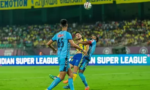 പിന്നില്‍ നിന്നും പൊരുതി കയറിയ എതിരാളികള്‍; വിവാദ പെനാല്‍റ്റി; ഒന്നിനെതിരെ രണ്ടുഗോളുകള്‍ക്ക് ബ്ലാസ്‌റ്റേഴ്‌സിനെ വീഴ്ത്തി ഹൈദരാബാദ്; മഞ്ഞപ്പടയ്ക്ക് നാലാം തോല്‍വി