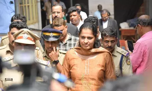 ഉപതെരഞ്ഞെടുപ്പിൽ എ.ഡി.എം നവീൻ ബാബു വിഷയം ചർച്ചയാകും; ദിവ്യയെ തെരഞ്ഞെടുക്കപ്പെട്ട സ്ഥാനങ്ങളിൽ നിന്നും ഒഴിവാക്കിയെന്ന് സി.പി.എം വാർത്താക്കുറിപ്പ്