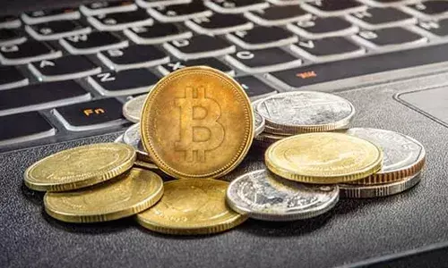 ഓണ്‍ലൈന്‍ തട്ടിപ്പ് പണം കേരളത്തില്‍വെച്ച് തന്നെ ക്രിപ്‌റ്റോ കറന്‍സിയാകുന്നു; പിന്നില്‍ കോഴിക്കോട് കൊടുവള്ളി കേന്ദ്രീകരിച്ച് പ്രവര്‍ത്തിക്കുന്ന സംഘം