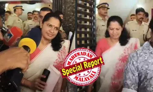 ജാമ്യ വ്യവസ്ഥ പ്രകാരം പോലീസ് സ്‌റ്റേഷനില്‍ ഹാജറായി പി പി ദിവ്യ; എനിക്കൊന്നും പറയാനില്ല, മാധ്യമങ്ങളോട് പ്രതികരിക്കാതെ ഒപ്പിട്ട് മടക്കം;  ജില്ലാ പഞ്ചായത്ത് ഓഫിസിന് മുന്‍പില്‍ തന്നെ കാണാനായി കാത്തുനിന്ന സഹപ്രവര്‍ത്തകരോട് കൈ വീശി കാണിച്ച് നീലക്കാറില്‍ മടങ്ങി