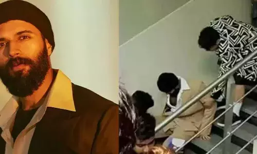 ഞാന്‍ വീണു, അത് ഭയങ്കരമായ രീതിയില്‍ വൈറലായി. റൗഡിയുടെ ജീവിതം അങ്ങനെയാണ്. വീഴ്ചയുടെ ആഘാതം വലുതാകുമ്പോഴാണ് ജീവിതത്തില്‍ നമുക്ക് ഉയര്‍ന്ന് പറക്കാന്‍ കഴിയുക; ട്രോളുകളോട് പ്രതികരിച്ച് വിജയ് ദേവരകൊണ്ട