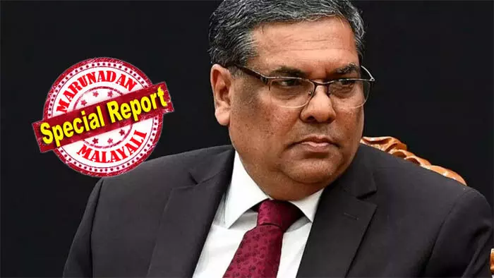 സുപ്രീംകോടതി ചീഫ് ജസ്റ്റിസായി സഞ്ജീവ് ഖന്ന ഇന്ന് ചുമതലയേല്ക്കും; കാത്തിരിക്കുന്നത് നിര്ണായക കേസുകള്; അടിയന്തരാവസ്ഥയെ എതിര്ത്ത് വിധിന്യായം എഴുതിയതിന് ചീഫ് ജസ്റ്റിസ് പദവി നഷ്ടമായ എച്ച്.ആര്.ഖന്നയുടെ അനന്തരവന് നീതിപീഠത്തിന്റെ പരമോന്നത പദവിയില് സുപ്രീംകോടതി ചീഫ് ജസ്റ്റിസായി സഞ്ജീവ് ഖന്ന ഇന്ന് ചുമതലയേല്ക്കും; കാത്തിരിക്കുന്നത് നിര്ണായക കേസുകള്; അടിയന്തരാവസ്ഥയെ എതിര്ത്ത് വിധിന്യായം എഴുതിയതിന് ചീഫ് ജസ്റ്റിസ് പദവി നഷ്ടമായ എച്ച്.ആര്.ഖന്നയുടെ അനന്തരവന് നീതിപീഠത്തിന്റെ പരമോന്നത പദവിയില്