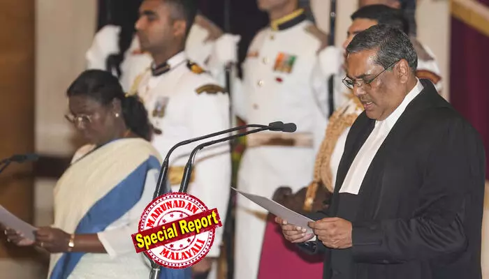 പൗരസ്വാതന്ത്ര്യവുമായി ബന്ധപ്പെട്ട കേസുകളില്‍ ശക്തമായ നിലപാട്;  ജമ്മു കശ്മീരിനു പ്രത്യേക പദവി റദ്ദാക്കിയ കേസില്‍ പ്രത്യേക വിധിന്യായം;  സുപ്രീം കോടതിയുടെ 51ാം ചീഫ് ജസ്റ്റിസായി സഞ്ജീവ് ഖന്ന;  സത്യവാചകം ചൊല്ലിക്കൊടുത്ത് രാഷ്ട്രപതി