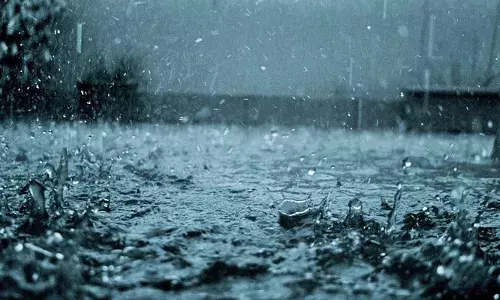 ഇടി മിന്നലോടെ മഴ കനക്കും; സംസ്ഥാനത്ത് അടുത്ത മൂന്ന് ദിവസം ശക്തായ മഴയ്ക്ക് സാധ്യതയെന്ന് പ്രവചനം:  ബുധനാഴ്ച അഞ്ചു ജില്ലകളില്‍ യെല്ലോ അലേര്‍ട്ട്