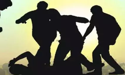 ബൈക്കിന് സൈഡ് നൽകാത്തതിൽ പ്രകോപനം; പിന്നാലെ ട്രാക്ടർ ഡ്രൈവറെ യുവാക്കൾ ചേർന്ന് മർദ്ദിച്ച് കൊലപ്പെടുത്തി; ഞെട്ടിപ്പിക്കുന്ന സംഭവം യുപി യിൽ