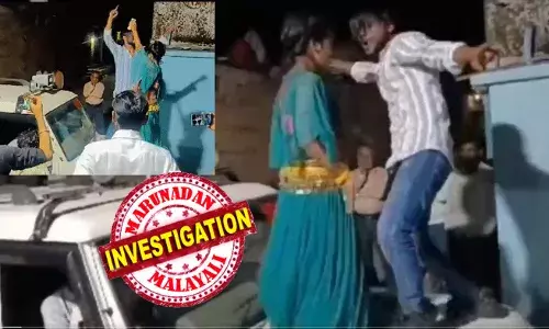 ഇന്ത ആട്ടം പൊതുമ..; എസ്‌ഡിഎമ്മിന്റെ കാറിന് മുകളിൽ കയറി നിന്ന് യുവതിയുടെ ഐറ്റം ഡാൻസ്; കണ്ട് കണ്ണ് തള്ളി യുവാക്കൾ; നോട്ടുകൾ വാരിയെറിഞ്ഞ് കാഴ്ച്ചക്കാർ; കാറിന് ചുറ്റും ആളുകൾ തിങ്ങി നിറഞ്ഞു; ദൃശ്യങ്ങൾ വൈറൽ; പിന്നാലെ പ്രതിഷേധം അണപൊട്ടി; നടപടി ഉടൻ..!