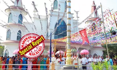 പള്ളിയില്‍ കുമ്പസാരത്തിന് ഉപയോഗിക്കുന്ന ദിവ്യ വസ്ത്രം ശുചിമുറിയില്‍; കണ്ണൂര്‍ ചെമ്പന്‍തൊട്ടി ഫൊറോന പള്ളിയിലെ സംഭവത്തില്‍ എത്തും പിടിയുമില്ല; പള്ളിവക സെന്റ് ജോര്‍ജ് സ്‌കൂളിലെ ഉപജില്ലാ കലോത്സവത്തിനിടെ നിസ്‌കാര വിവാദവും: സംഭവം ഇങ്ങനെ