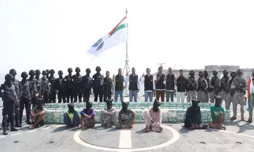 ഗുജറാത്തിലെ പോര്‍ബന്ദര്‍ തീരത്ത് വന്‍ ലഹരി മരുന്ന് വേട്ട; 2,100 കോടി രൂപ വിലമതിക്കുന്ന 700 കിലോഗ്രാം മെത്താംഫെറ്റാമൈന്‍ പിടികൂടി