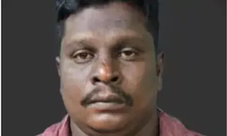 ബൈക്കിൽ ചുറ്റി നടന്ന് മദ്യ വിൽപ്പന; വാങ്ങാനും നിരവധി ആളുകൾ; ഒടുവിൽ പ്രതിയെ കൈയ്യോടെ പൊക്കി എക്സൈസ്