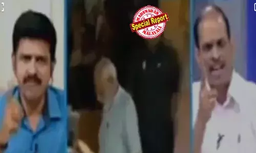 മഞ്ജുഷേ, ഇമ്മാതിരി തെമ്മാടികളെ കൊണ്ടുവന്ന് ഇന്ത്യയുടെ പ്രധാനമന്ത്രിയെ ആക്ഷപിച്ചാലുണ്ടല്ലോ; തെമ്മാടിത്തരം പറഞ്ഞാലുണ്ടല്ലോ..ടേയ് സന്ദീപ് വാര്യര്‍..നീ മര്യാദയ്ക്ക് സംസാരിക്കണം...നീ നിന്റെ അച്ചി വീട്ടില്‍ പോയി പറഞ്ഞാല്‍ മതി: എടാ പോടാ വിളിച്ചവര്‍ ഇനി കൈ കുടക്കീഴില്‍