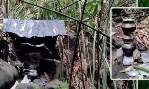 അടിമാലിയിൽ വനത്തിനുള്ളിൽ എക്സൈസിന്റെ പരിശോധന; കണ്ടെത്തിയത് വാറ്റ് കേന്ദ്രം; 465 ലിറ്റർ കോടയും വാറ്റുപകരണങ്ങളും പിടികൂടി; പ്രതികൾക്കായി അന്വേഷണം ആരംഭിച്ച് എക്സൈസ്