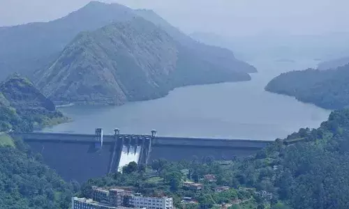 തുലാവര്‍ഷവും കനിഞ്ഞില്ല; ഇടുക്കി അണക്കട്ടില്‍ വേനലിലേക്ക് വെള്ളം ശേഖരിക്കുന്നു