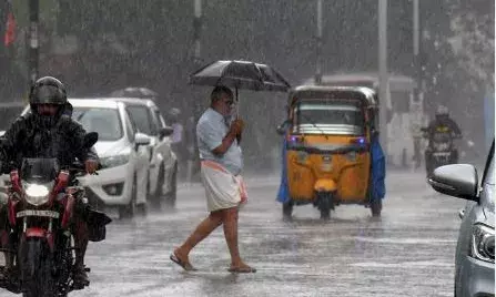 സംസ്ഥാനത്ത് നാല് ജില്ലകളിൽ മഴ ശക്തമാകും; കാറ്റിനും സാധ്യത; മുന്നറിയിപ്പ് നൽകി കേന്ദ്രകലാവസ്ഥ വകുപ്പ്