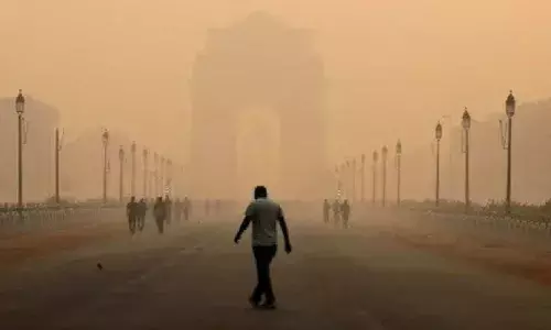 വായു മലിനീകരണം ശക്തം; ഡല്‍ഹിയിലെ സ്‌കൂളുകള്‍ക്ക് ഓണ്‍ലൈന്‍ ക്ലാസുകളിലേക്ക് മാറാന്‍ നിര്‍ദേശം