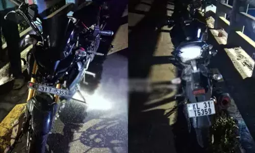 എറണാകുളത്ത് ബൈക്ക് പാലത്തില്‍ ഇടിച്ച് അപകടം; വയനാട് സ്വദേശിയായ യുവതിയും കൊല്ലം സ്വദേശിയായ യുവാവും മരിച്ചു