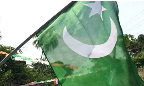 സംസ്ഥാന നേതൃത്വം പ്രഖ്യാപിച്ച പുതിയ കമ്മറ്റിയെ പ്രവര്‍ത്തിക്കാന്‍ അനുവദിക്കില്ലെന്ന് എതിര്‍വിഭാഗം; യോഗം തടഞ്ഞ് പ്രവര്‍ത്തകര്‍; കോതമംഗലം മുസ്‌ളീം ലീഗില്‍ പ്രതിസ്ന്ധിയും സംഘര്‍ഷവും രൂക്ഷം