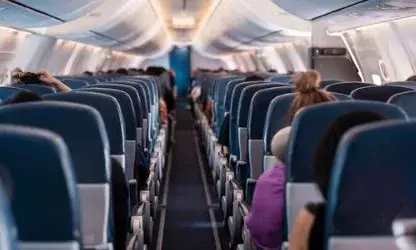 ക്വലാലമ്പൂരിൽ നിന്നെത്തിയ വിമാനത്തിനുള്ളിൽ യുവതിയെ മരിച്ച നിലയിൽ കണ്ടെത്തി; ഹൃദയാഘാതമെന്ന് പ്രാഥമിക നിഗമനം; സംഭവം ചെന്നൈ വിമാനത്താവളത്തിൽ