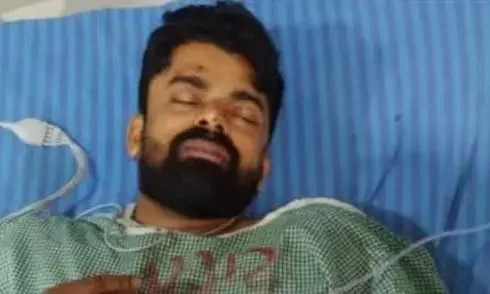 കാട്ടുപന്നി ബൈക്കിന് കുറുകെ ചാടി; യുവാവിന് പരിക്ക്; അപകടം ഹോട്ടൽ ജോലി കഴിഞ്ഞ് മടങ്ങവേ