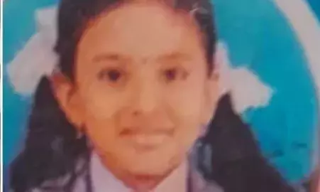 നിയന്ത്രണം തെറ്റിയെത്തിയ ഓട്ടോ മറിഞ്ഞ് നാലാം ക്ലാസ് വിദ്യാർത്ഥിനിക്ക് ദാരുണാന്ത്യം; അപകടം സ്കൂൾ വിട്ട് വീട്ടിലേക്ക് വരുന്നതിനിടെ