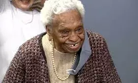 അമേരിക്കയിലെ ഏറ്റവും പ്രായം കൂടിയ രണ്ടാമത്തെ അമ്മൂമ്മ 113-ാം വയസ്സില് അന്തരിച്ചു അമേരിക്കയിലെ ഏറ്റവും പ്രായം കൂടിയ രണ്ടാമത്തെ അമ്മൂമ്മ 113-ാം വയസ്സില് അന്തരിച്ചു