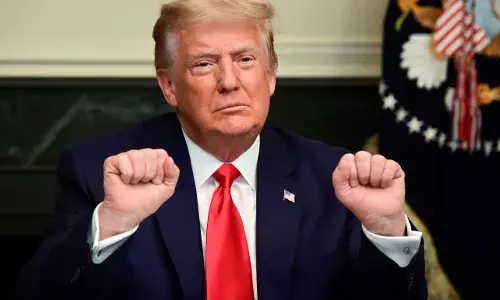 യുഎസിലെ അനധികൃത കുടിയേറ്റക്കാരെ കൂട്ടത്തോടെ നാടുകടത്തുമെന്ന പ്രചാരണ വാഗ്ദാനങ്ങള് നടപ്പിലാക്കാന് ദേശീയ അടിയന്തരാവസ്ഥ പ്രഖ്യാപിക്കുമെന്ന് നിയുക്ത പ്രസിഡന്റ് ഡൊണാള്ഡ് ട്രംപ് യുഎസിലെ അനധികൃത കുടിയേറ്റക്കാരെ കൂട്ടത്തോടെ നാടുകടത്തുമെന്ന പ്രചാരണ വാഗ്ദാനങ്ങള് നടപ്പിലാക്കാന് ദേശീയ അടിയന്തരാവസ്ഥ പ്രഖ്യാപിക്കുമെന്ന് നിയുക്ത പ്രസിഡന്റ് ഡൊണാള്ഡ് ട്രംപ്