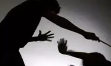 ഹോംവർക്ക് ചെയ്തില്ല; പിന്നാലെ അഞ്ചാം ക്ലാസുകാരന്റെ കണ്ണ് അടിച്ച് പൊട്ടിച്ച് അധ്യാപകൻ; ഗുരുതര പരിക്ക്; കേസെടുത്ത് പോലീസ്