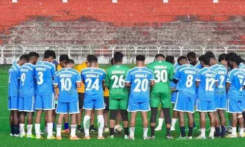 കാല്‍പ്പന്താവേശത്തിന് തുടക്കം; സന്തോഷ് ട്രോഫി ഫുട്‌ബോള്‍ ടൂര്‍ണമെന്റില്‍ കേരളം റെയില്‍വേ മത്സരം ഇന്ന്