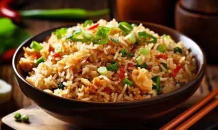 ഓൺലൈൻ വഴി ചിക്കന്‍ ഫ്രൈഡ് റൈസും ബര്‍ഗറും വാങ്ങി കഴിച്ചു; പിന്നാലെ കടുത്ത പനിയും ഛർദിയും; ആരോഗ്യനില വഷളായി; 15 കാരിക്ക് ദാരുണാന്ത്യം