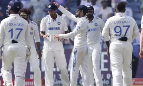 ബോര്‍ഡര്‍ ഗവാസ്‌കര്‍ ട്രോഫിയില്‍ ഇന്ത്യന്‍ ടീമില്‍ മാറ്റങ്ങള്‍; റിസേര്‍വ് ടീമിനൊപ്പം ചേര്‍ന്ന് ഇടംകൈയ്യന്‍ പേസര്‍ യഷ് ദയാല്‍; പരിക്കേറ്റ ഗില്ലിന് പകരം ദേവദത്ത് പടിക്കല്‍ ടീമില്‍?