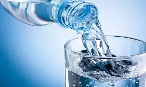 കുപ്പി വെള്ളത്തിന് ഇരട്ടി വില ഈടാക്കി ഗുജറാത്തിലെ കഫേ; പരാതിക്കാരന് 7000 രൂപയും ഒന്‍പത് ശതമാനം പലിശയും നല്‍കാന്‍ ഉത്തരവ്