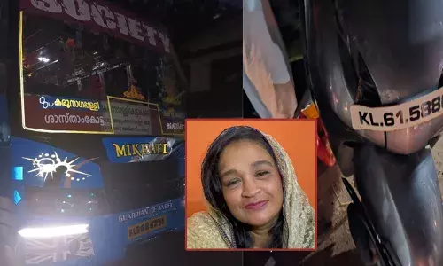 കരുനാഗപ്പള്ളിയില്‍ ശരീരത്തിലൂടെ ബസ് കയറി ഇറങ്ങി സ്ത്രീ മരിച്ചു; സുനീറ ബീവി മരണപ്പെട്ടത് ഭര്‍ത്താവിന് ഒപ്പം സ്‌കൂട്ടറില്‍ സഞ്ചരിക്കവേ; സുനീറ കേരള ഫീഡ്‌സിലെ ജീവനക്കാരി