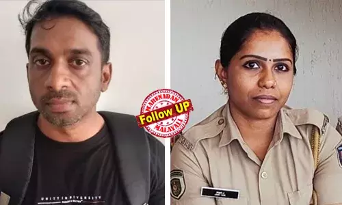 ദിവ്യശ്രീ ശബരിമല ഡ്യൂട്ടി കഴിഞ്ഞ് വീട്ടില്‍ എത്തിയത് കഴിഞ്ഞ ദിവസം; രാജേഷ് കൊടുവാളുമായി അരുംകൊലയ്ക്ക് എത്തിയത് വിവാഹമോചന കേസ് നല്‍കിയതിന്റെ പകയില്‍; പ്രണയ വിവാഹിതരായവരുടെ ദാമ്പത്യത്തില്‍ കല്ലുകടിയായത് രാജേഷിന്റെ സംശയരോഗം; കരിവെള്ളൂരില്‍ വനിതാ സിവില്‍ പൊലിസ് ഓഫിസറെ വെട്ടിക്കൊന്ന ഭര്‍ത്താവ് ബാറില്‍ നിന്ന് പിടിയില്‍