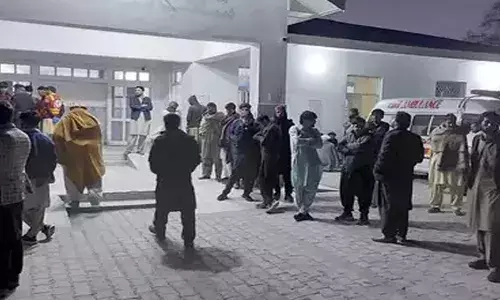 പാകിസ്ഥസ്താനില്‍ വാഹനവ്യൂഹത്തിന് നേരെ ഭീകരാക്രമണം; അഫ്ഗാനുമായി അതിര്‍ത്തി പങ്കിടുന്ന ഖുറം ജില്ലയിലുണ്ടായ വെടിവെയ്പ്പില്‍ 50 പേര്‍ മരിച്ചു