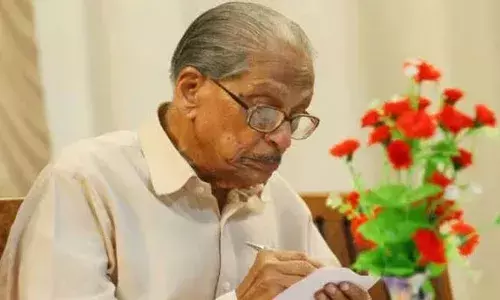 പ്രശസ്ത എഴുത്തുകാരന്‍ ഓംചേരി എന്‍എന്‍ പിള്ള അന്തരിച്ചു; അന്ത്യം 102ാം വയസില്‍ ഡല്‍ഹിയിലെ സെന്റ് സ്റ്റീഫന്‍സ് ആശുപത്രിയില്‍; വിട പറഞ്ഞത്  കേരള സാഹിത്യ പുരസ്‌കാര ജേതാവ്