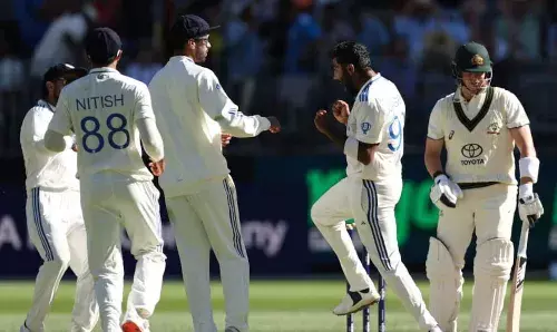 പെര്‍ത്തില്‍ തിരിച്ചടിച്ച് ഓസ്‌ട്രേലിയ; 38 റണ്‍സ് ചേര്‍ക്കുന്നതിനിടെ നഷ്ടമായത് 5 മുന്‍വിര വിക്കറ്റുകള്‍; സ്മിത്ത് പൂജ്യത്തിന് പുറത്ത്; ഓസ്‌ട്രേലിയക്കും ബാറ്റിങ് തകര്‍ച്ച