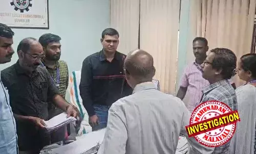 ഒരാളില്‍ നിന്ന് ആയിരം രൂപ വെച്ച് ഇരുപത് പേരില്‍ നിന്നും കൈക്കൂലി ചോദിച്ചുവാങ്ങി; തൊഴിലാളികളുടെ സര്‍ട്ടിഫിക്കറ്റിന് കൈക്കൂലി വാങ്ങിയ എറണാകുളം അസിസ്റ്റന്റ് ലേബര്‍ കമ്മീഷണര്‍ വിജിലന്‍സ് പിടിയില്‍