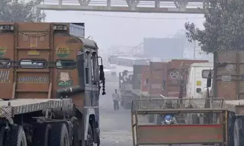 ഡല്‍ഹിയിലെ വായു മലിനീകരണം: ട്രക്ക് നിരോധനം ഉറപ്പാക്കാന്‍ പ്രവേശന കവാടങ്ങള്‍ നിരീക്ഷിക്കും; ഇടപെട്ട് സുപ്രീംകോടതി