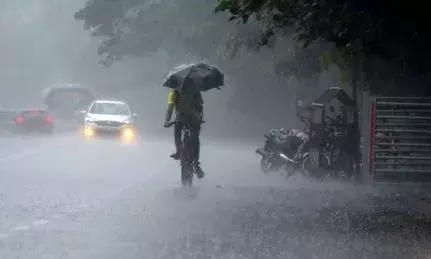 തെക്കൻ ആൻഡമാനിൽ ചക്രവാതചുഴി; സംസ്ഥാനത്ത് വീണ്ടും മഴ ശക്തമാകും; എട്ട് ജില്ലകളിൽ യെല്ലോ അലർട്ട്; മുന്നറിയിപ്പ് നൽകി കേന്ദ്രകാലാവസ്ഥ വകുപ്പ്