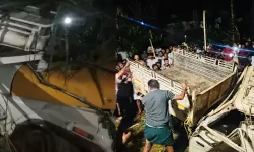 നിയന്ത്രണം തെറ്റിയ പിക്കപ്പ് വാന്‍ താഴ്ചയിലേക്ക് മറിഞ്ഞ് അപകടം; ഒരാള്‍ മരിച്ചു; പതിനാറ് പേര്‍ക്ക് പരിക്ക്; മൂന്ന് പേരുടെ നില അതീവഗുരുതരം; സംഭവം കോഴിക്കോട്