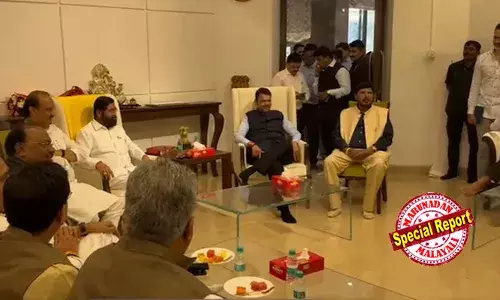 മുഖ്യമന്ത്രിപദത്തില്‍ കണ്ണുനട്ട് ഫഡ്നാവിസും ഷിന്‍ഡെയും; അജിത് പവാറിനുമുണ്ട് മോഹങ്ങള്‍; കൂടിയാലോചിച്ച ശേഷമേ തിരഞ്ഞെടുക്കു എന്ന് അമിത് ഷാ; മഹാ വികാസ് അഘാഡിക്ക് കടുത്ത പ്രതിസന്ധി; മഹാരാഷ്ട്ര നിയമസഭയില്‍ പ്രതിപക്ഷ നേതാവ് ഉണ്ടാകില്ല