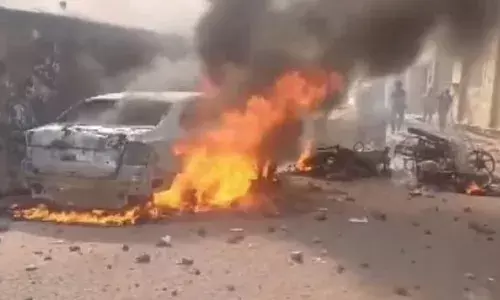 ഉത്തർ പ്രദേശിലെ സംബാലിൽ സംഘർഷം; ഷാഹി ജമാ മസ്‌ജിദ്‌ സർവേ നടത്താൻ എത്തിയ ഉദ്യോഗസ്ഥർക്കെതിരെ കല്ലേറ്; വാഹനങ്ങൾക്ക് തീയിട്ടു; കോടതി ഉത്തരവിന് തടസ്സം നിന്നാൽ കർശന നടപടി സ്വീകരിക്കുമെന്ന് ഉപമുഖ്യമന്ത്രി കേശവ് പ്രസാദ് മൗര്യ