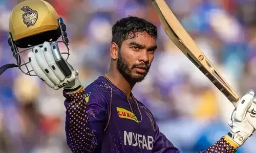 റിട്ടന്‍ഷന്‍ ലിസ്റ്റില്‍ പേരില്ലെന്ന് അറിഞ്ഞപ്പോള്‍ കണ്ണു നിറഞ്ഞു;  അന്ന് വെങ്കടേഷ് പറഞ്ഞത് കൊല്‍ക്കത്ത കേട്ടു; പേസ് ഓള്‍റൗണ്ടറെ തിരിച്ചെത്തിച്ചത് 23.75 കോടിക്ക്;  മെഗാ താരലേലത്തിലെ മൂന്നാമത്തെ മൂല്യമേറിയ താരമായി വെങ്കടേഷ് അയ്യര്‍