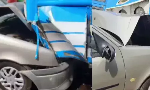 നിയന്ത്രണം തെറ്റിയെത്തിയ കാര്‍ സ്വകാര്യ ബസിലേക്ക് ഇടിച്ചുകയറി അപകടം; ഒരാള്‍ക്ക് പരിക്ക്; സംഭവം തൃശൂരിൽ