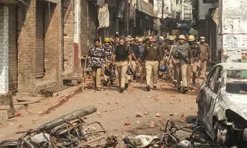 പളളി സര്‍വേക്ക് പിന്നാലെ പ്രദേശവാസികളും പോലീസും തമ്മില്‍ സംഘര്‍ഷം; യു.പി.യില്‍ എം.പി ഉള്‍പ്പെടെ 400-പേര്‍ക്കെതിരെ കേസെടുത്തു