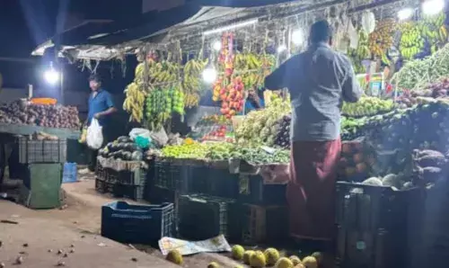 വാങ്ങിച്ച പച്ചക്കറിയുടെ പണം ചോദിച്ചതിൽ വിരോധം; വ്യാപാരിയെ കത്രിക കൊണ്ട് ആക്രമിച്ചു; പ്രതി അറസ്റ്റിൽ; സംഭവം മാവേലിക്കരയിൽ