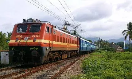 ട്രെയിൻ തട്ടി അ​ജ്ഞാ​ത​ൻ മ​രി​ച്ച നിലയിൽ; ആളെ ഇതുവരെ തിരിച്ചറിഞ്ഞിട്ടില്ല; സംഭവം കോഴിക്കോട്